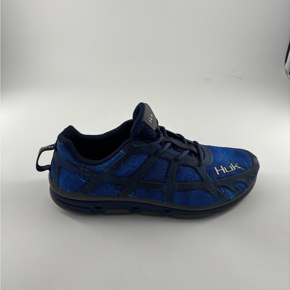 Huk Attack Low Top Blue Camo Print  Fishing Shoes Men’s Size 11